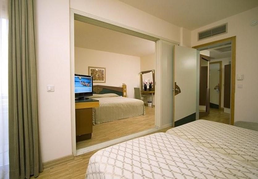 Hotel Blue Waters Club