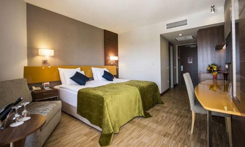 Blue Waters Club Hotel